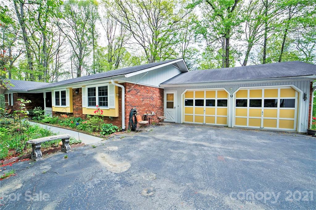 Property image 1 at 885 Indian Hill Road, Hendersonville, NC 28791