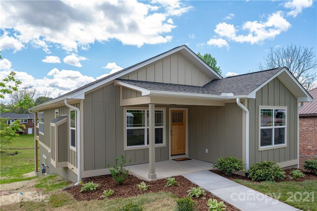 Property image 1 at 135 Mills Avenue, Brevard, NC 28712