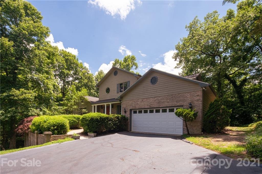 Property image 1 at 831 Sunlight Ridge Drive, Hendersonville, NC 28792