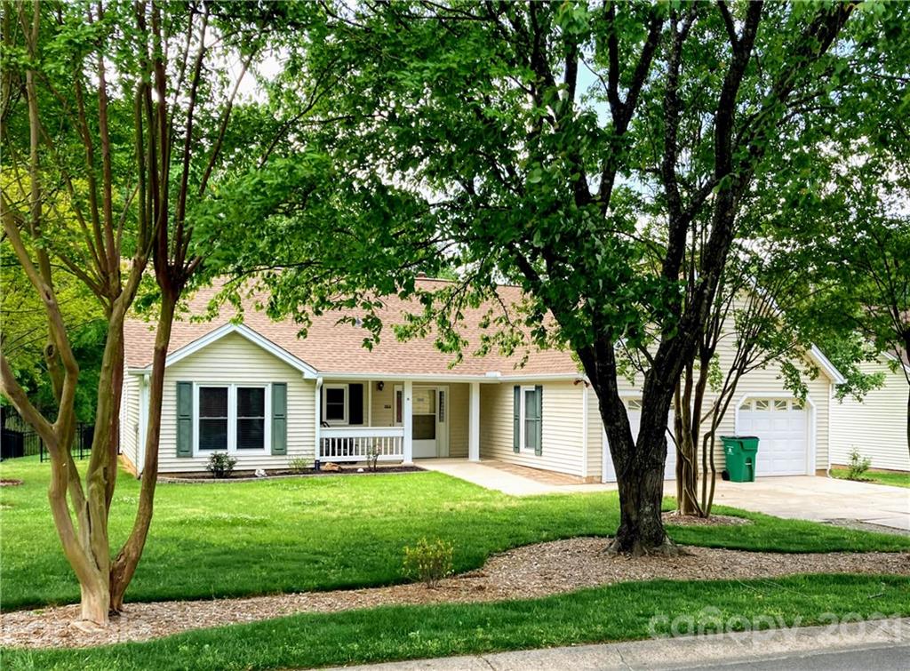 Property image 1 at 10106 Fairlea Drive, Charlotte, NC 28269