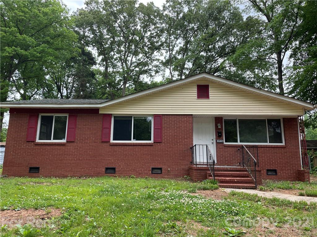 Property image 1 at 3926 Glenville Avenue, Charlotte, NC 28215