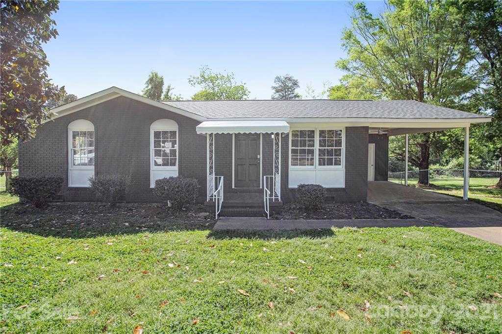 Property image 1 at 326 Alexander Street, Mooresville, NC 28115