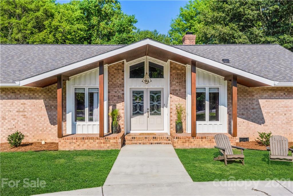 Property image 1 at 5400 Camilla Drive, Charlotte, NC 28226