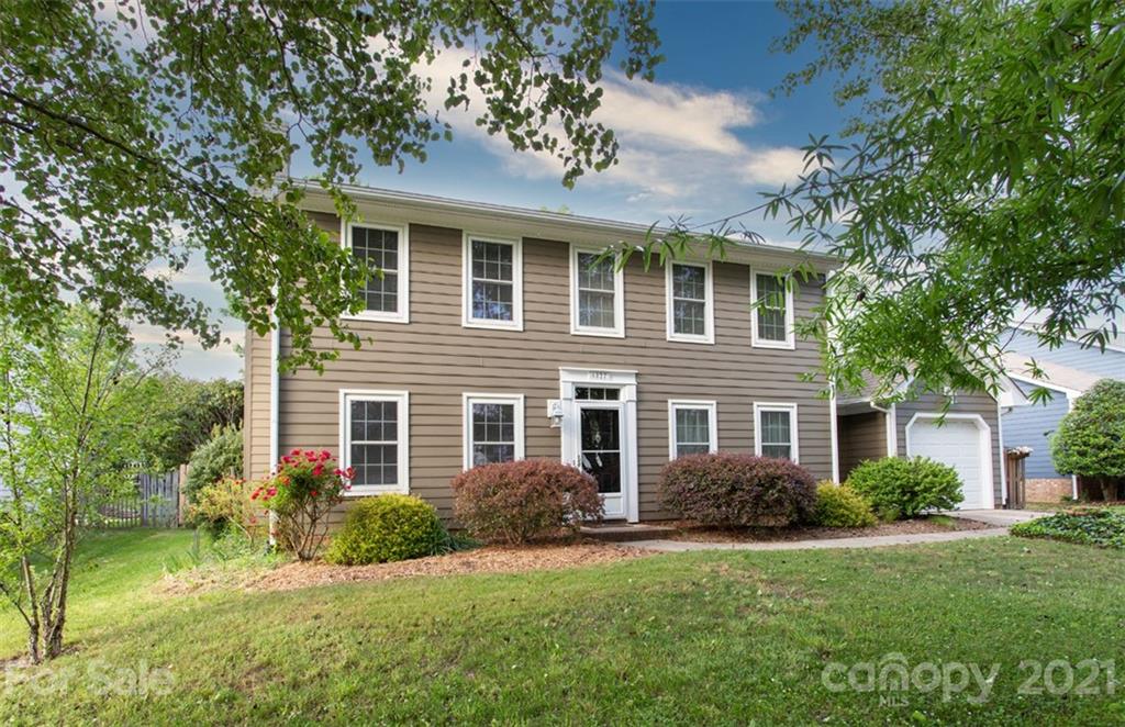 Property image 1 at 6827 Oldecastle Court, Charlotte, NC 28277