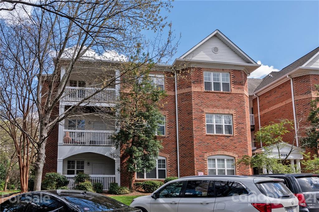 Property image 1 at 5609 Fairview Road, Charlotte, NC 28209