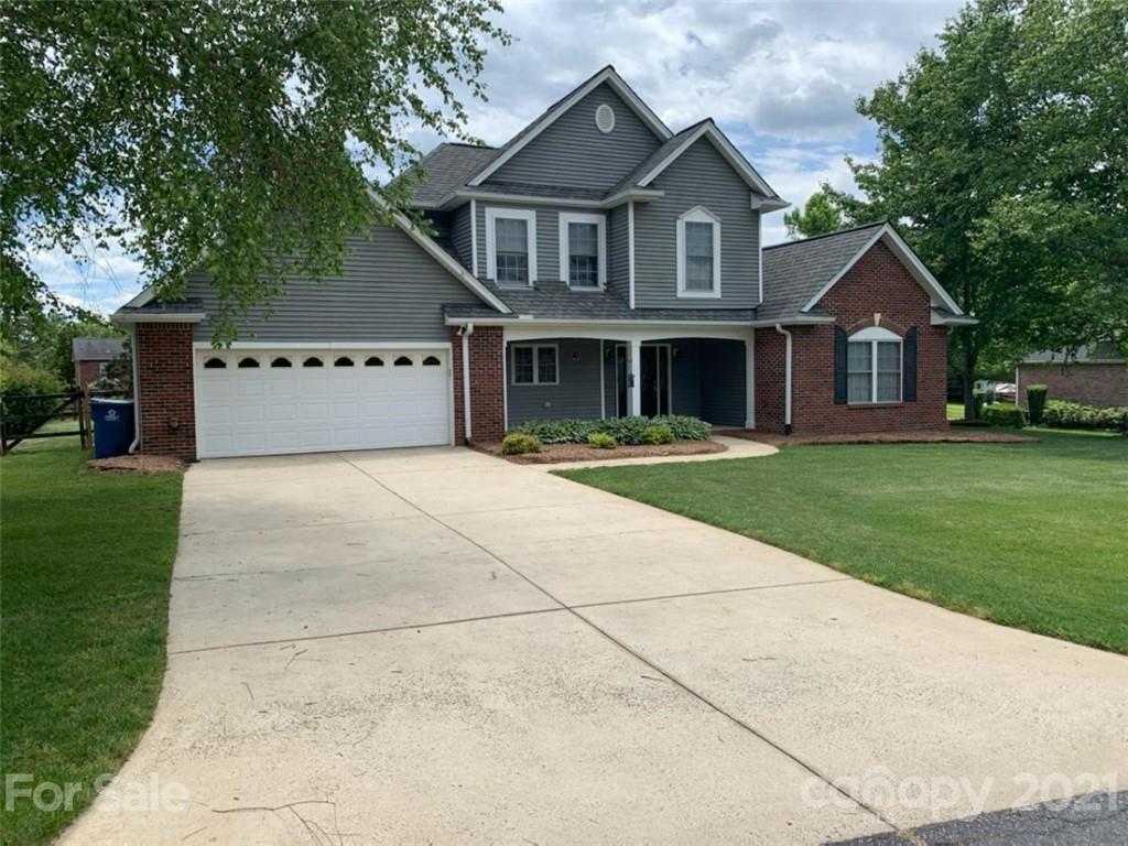 Property image 1 at 1472 Sweetbriar Lane, Hickory, NC 28602