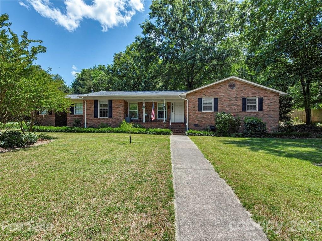 1838 Summerhill Drive