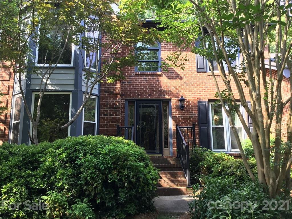 Property image 1 at 408 Brenwyck Court, Matthews, NC 28105