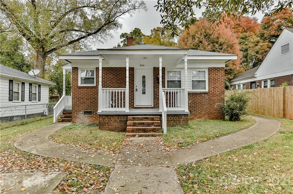 Property image 1 at 306 Plymouth Avenue, Charlotte, NC 28206