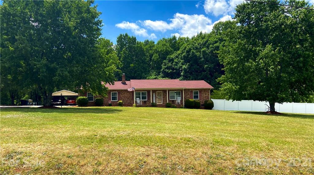 Property image 1 at 888 Sunbeam Drive, Lincolnton, NC 28092