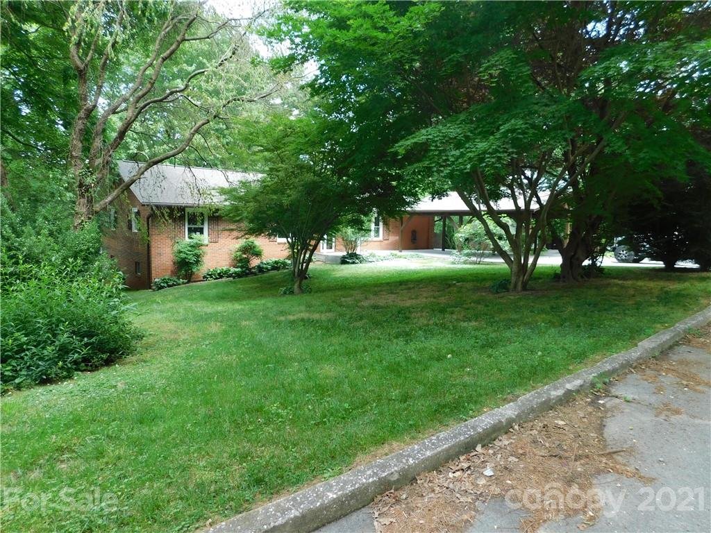 Property image 1 at 418 Comet Drive, Hendersonville, NC 28791