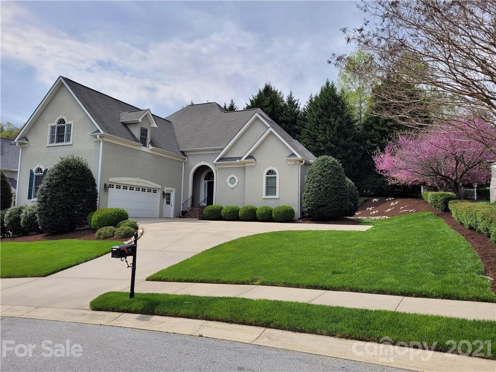 Property image 1 at 475 Mistletoe Trail, Hendersonville, NC 28791