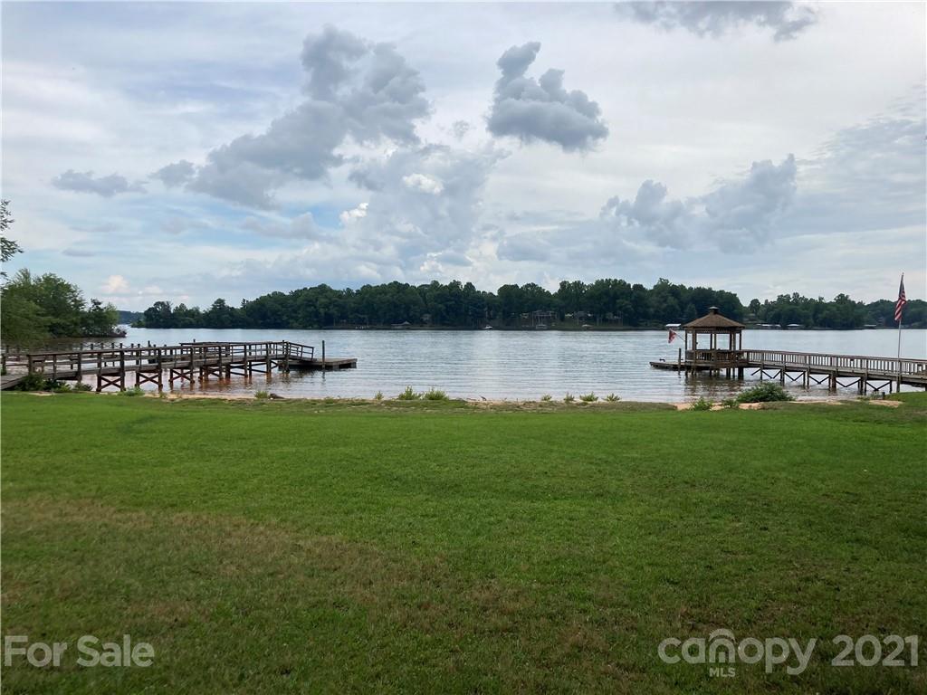 5076 Waterside Circle