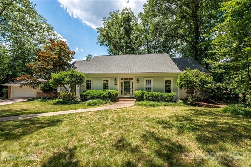 Property image 1 at 638 Robmont Road, Charlotte, NC 28270