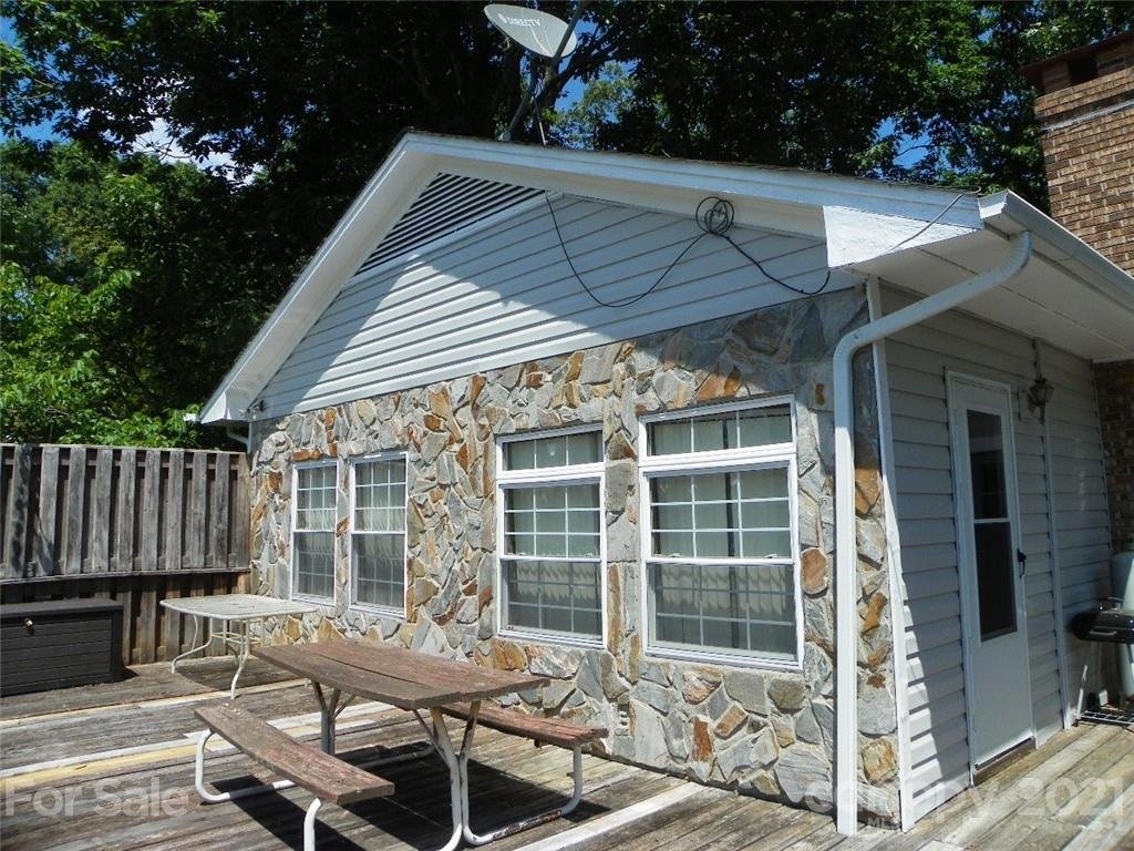 Property image 1 at 482 Pinehaven Drive, New London, NC 28127