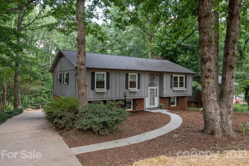 Property image 1 at 5560 Brookwood Lane, Hickory, NC 28602