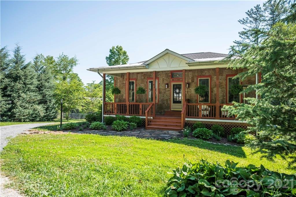 Property image 1 at 42 Boxwood Lane, Brevard, NC 28712