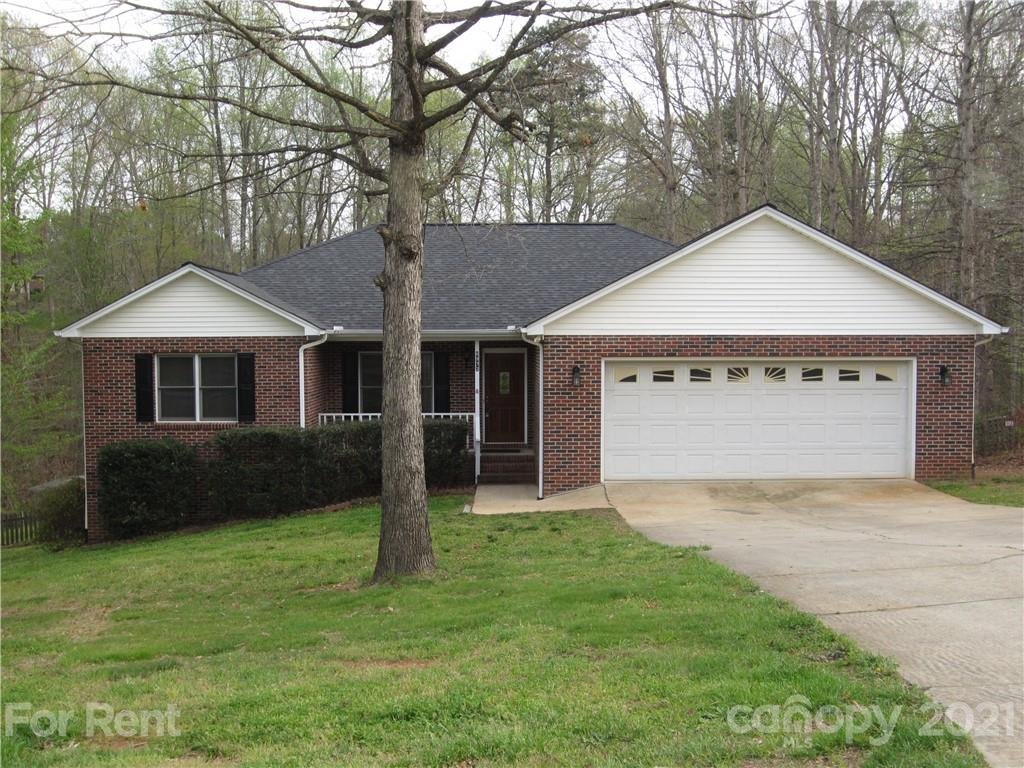 Property image 1 at 6972 Forest Manor Drive, Denver, NC 28037