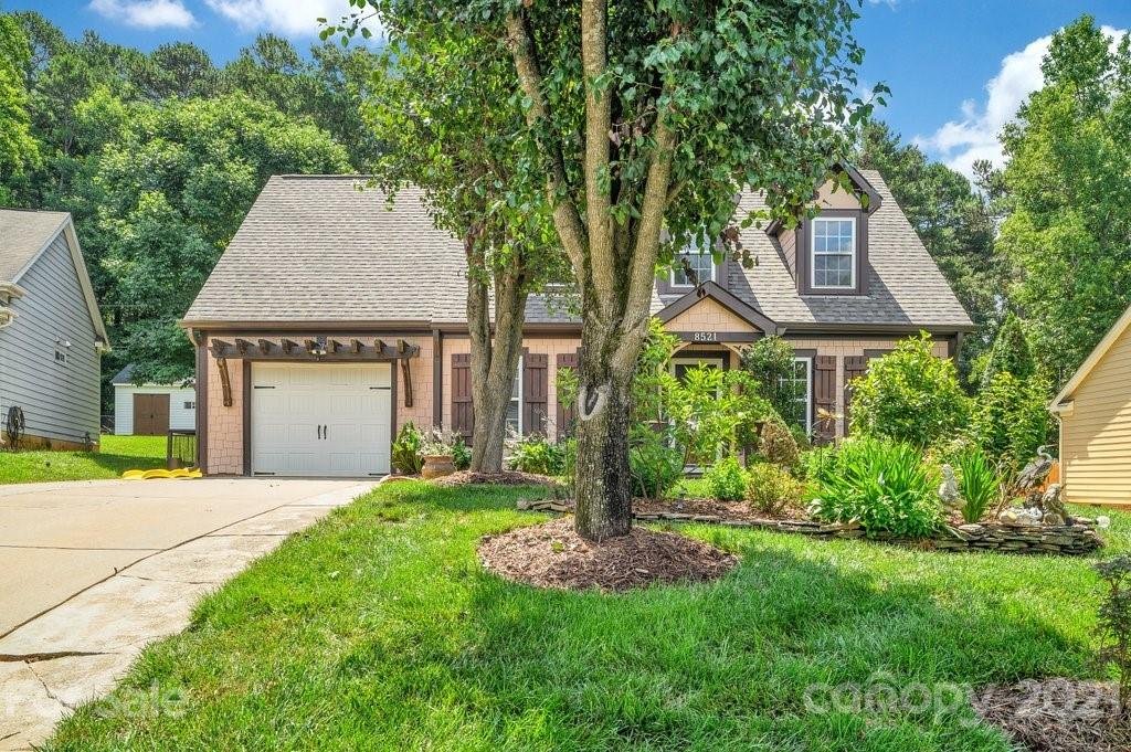Property image 1 at 8521 Red Setter Lane, Charlotte, NC 28227