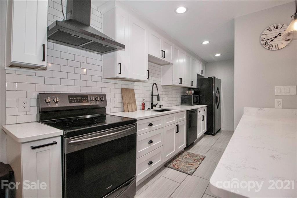 Property image 1 at 5026 Sardis Road, Charlotte, NC 28270