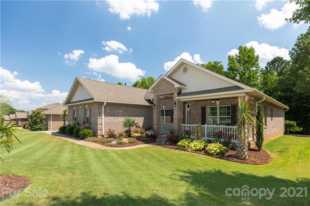 2736 Park Ridge Boulevard