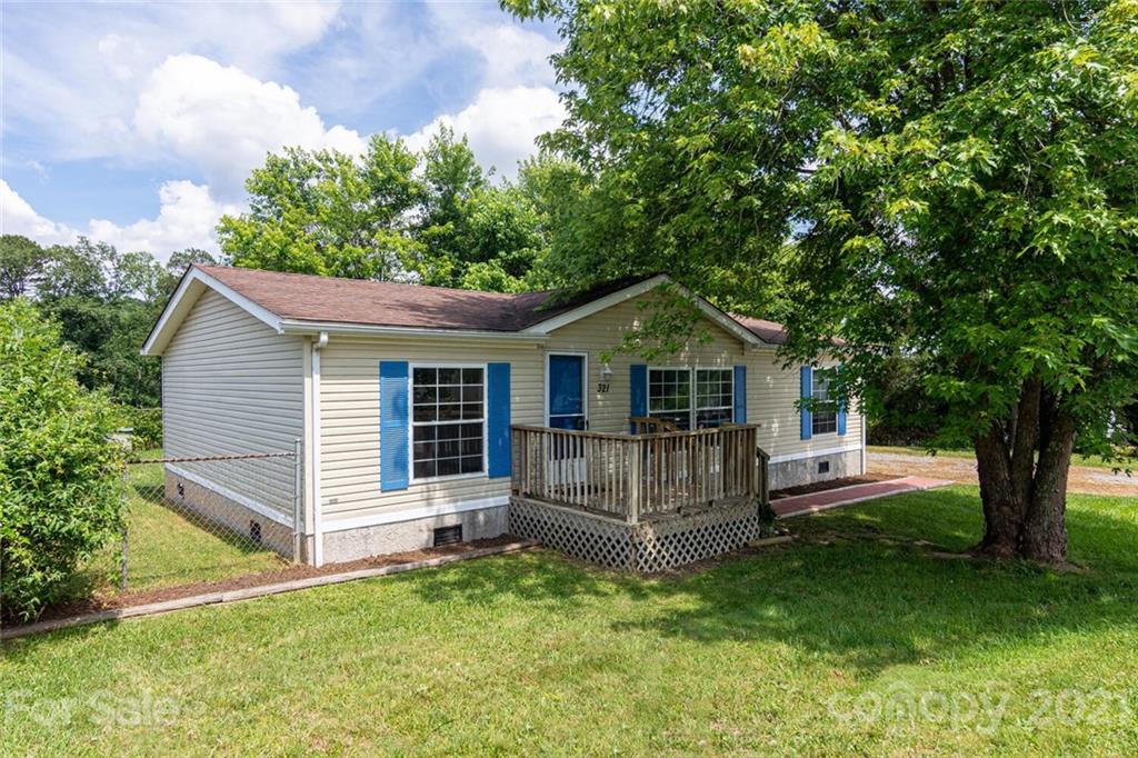 Property image 1 at 321 Camelia Lane, Asheville, NC 28806