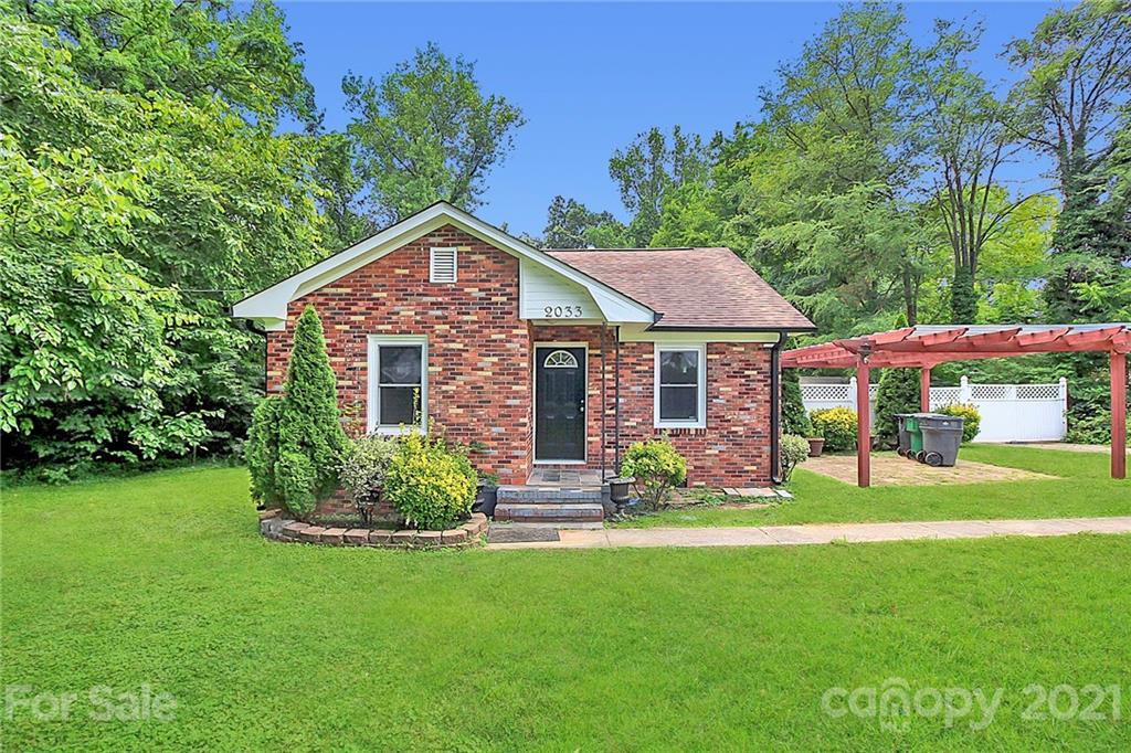 Property image 1 at 2033 A Avenue, Charlotte, NC 28216