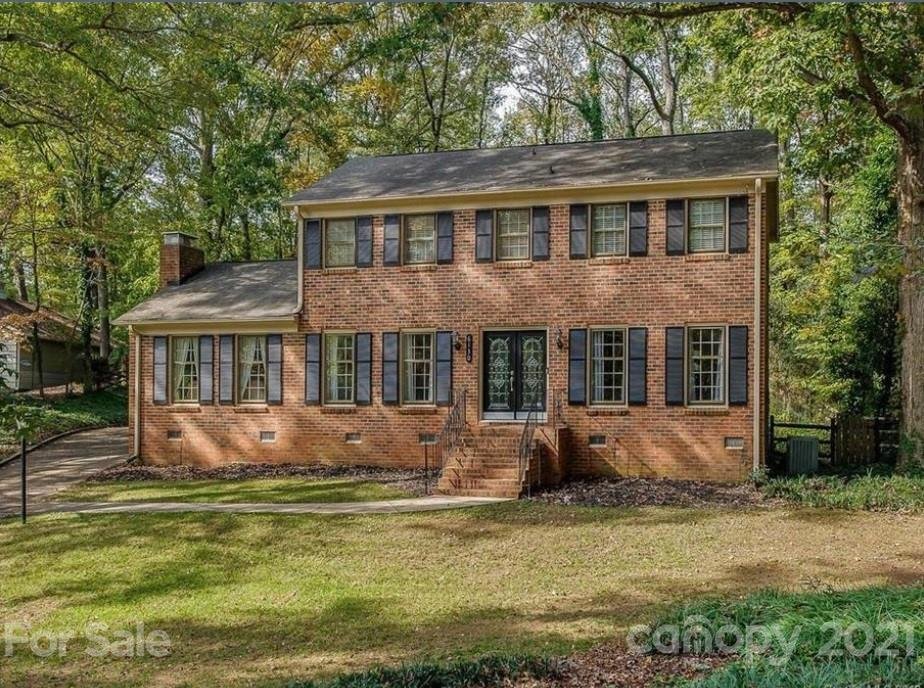 Property image 1 at 6130 Carriagehouse Lane, Charlotte, NC 28226