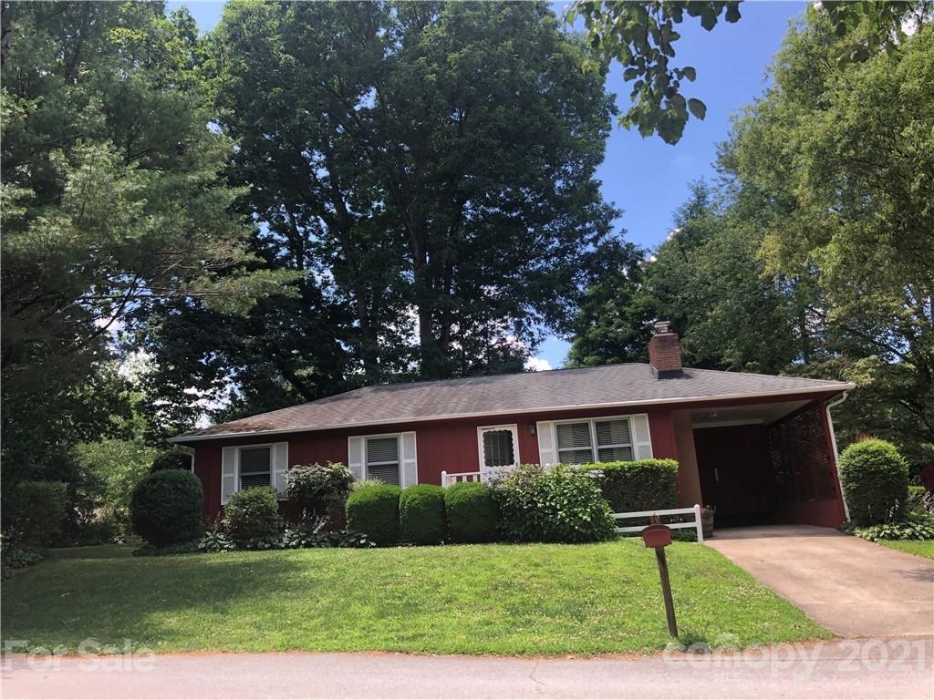 Property image 1 at 4 Stoney Nob Drive, Hendersonville, NC 28792