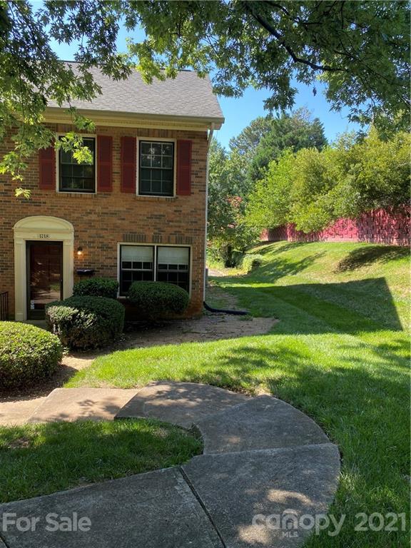 4748 Old Lantern Way