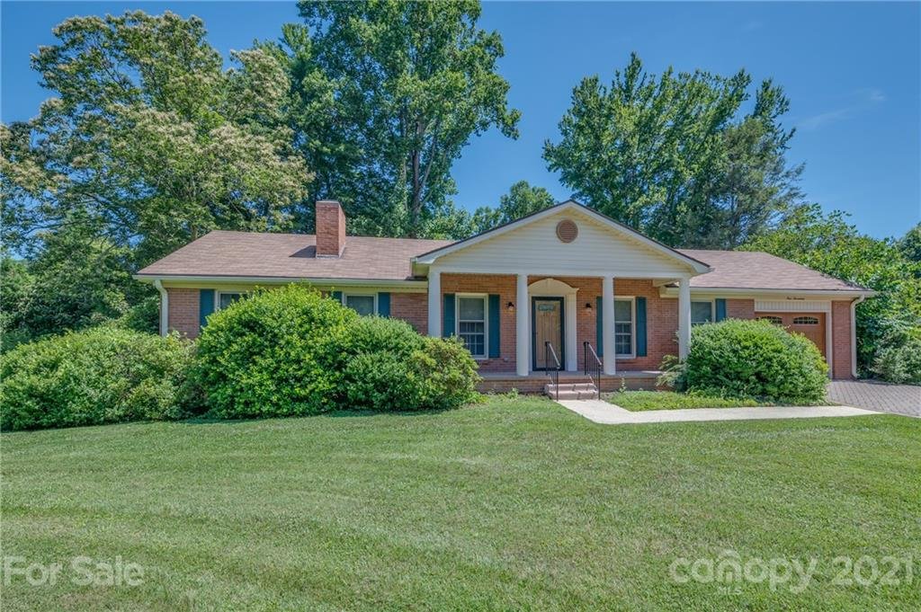 Property image 1 at 117 Brentwood Drive, Hendersonville, NC 28739