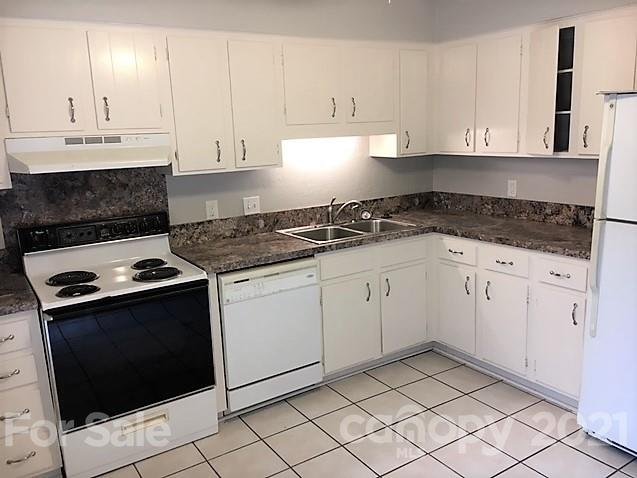 4718 Old Lantern Way