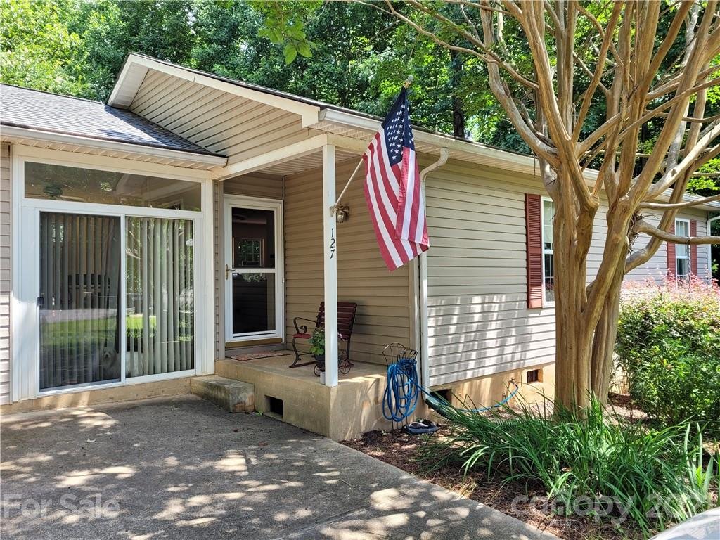 Property image 1 at 127 Milbros Lane, Mooresville, NC 28117