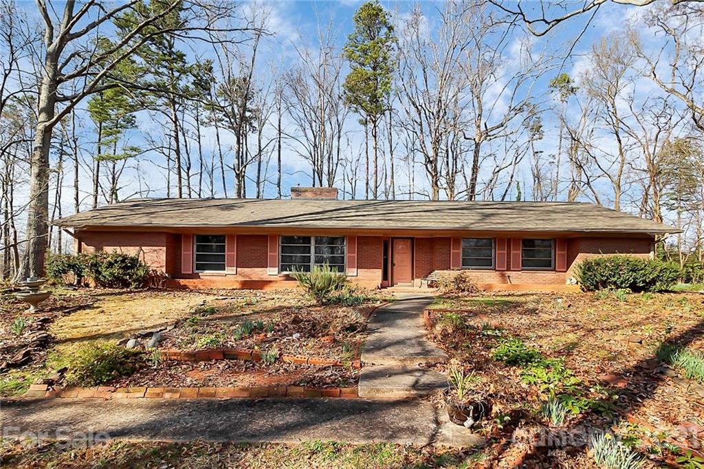 Property image 1 at 820 River Oaks Lane, Charlotte, NC 28226