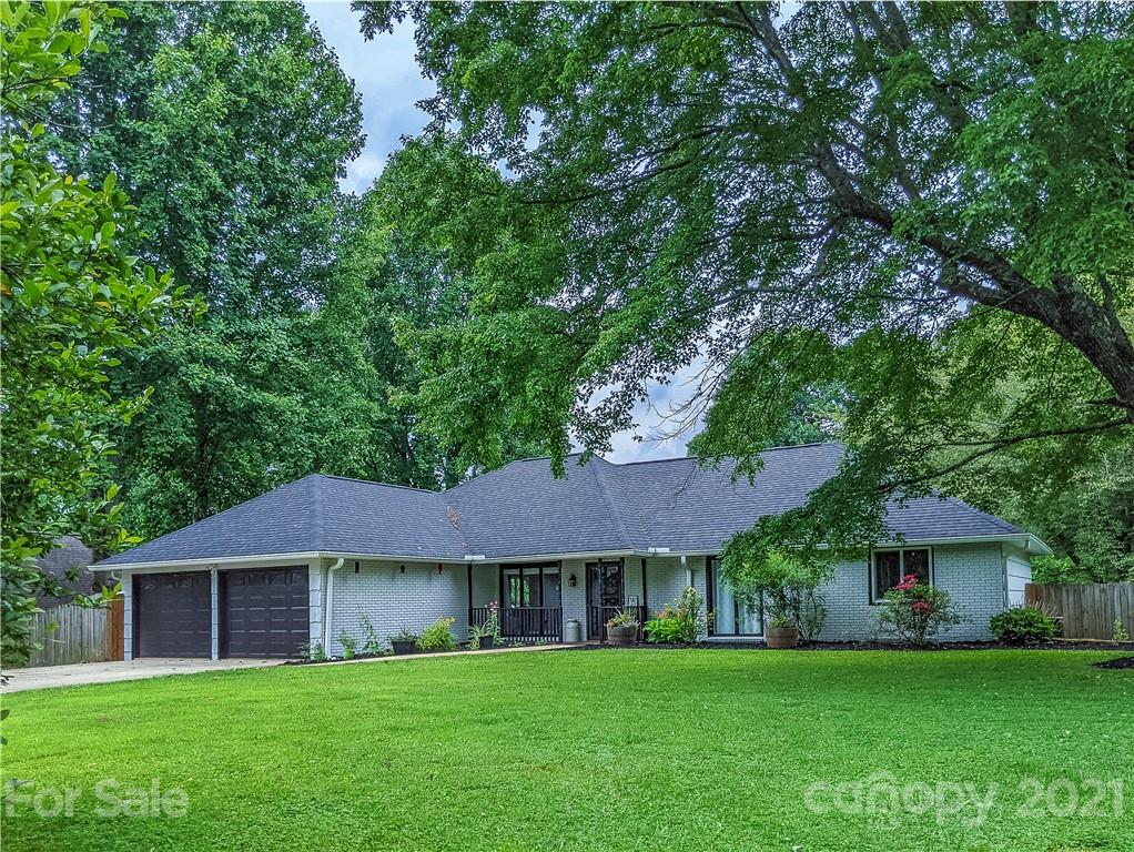 Property image 1 at 270 Country Club Circle, Brevard, NC 28712