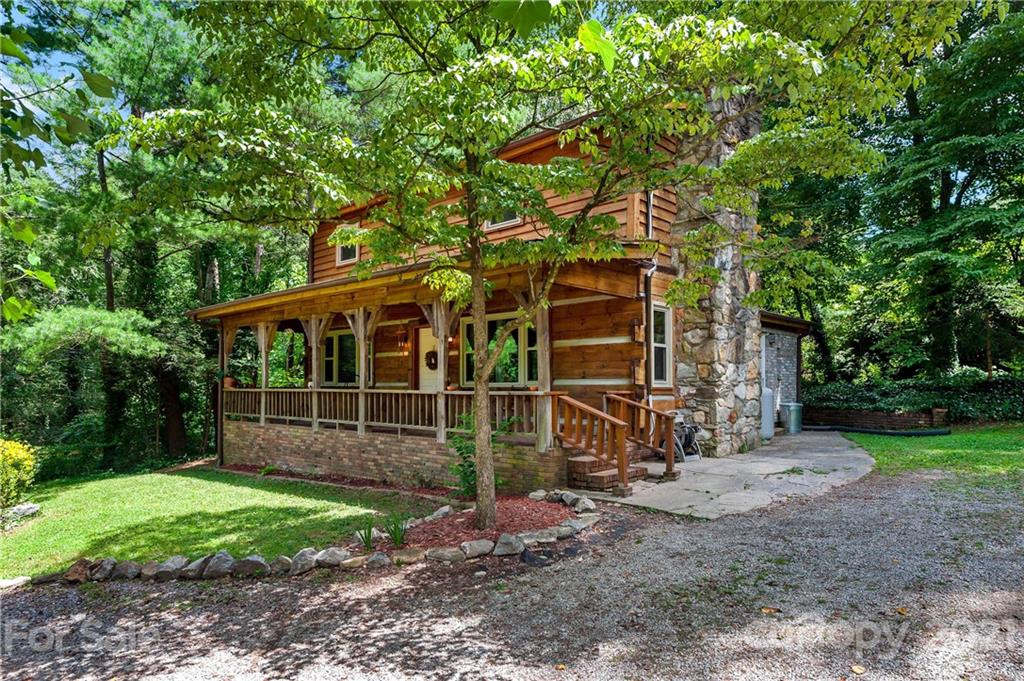 Property image 1 at 435 N Harper Drive, Hendersonville, NC 28791