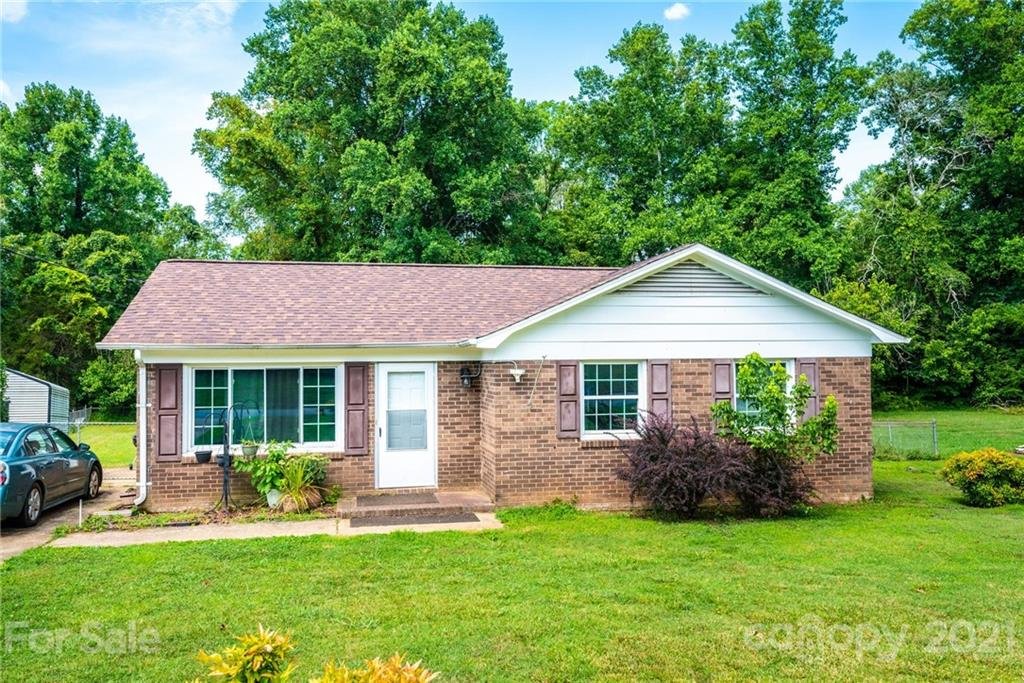 Property image 1 at 1105 13th Street, Conover, NC 28613