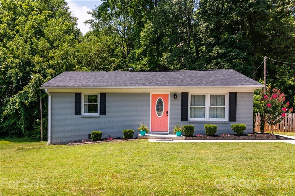 Property image 1 at 211 Point Circle, Belmont, NC 28012