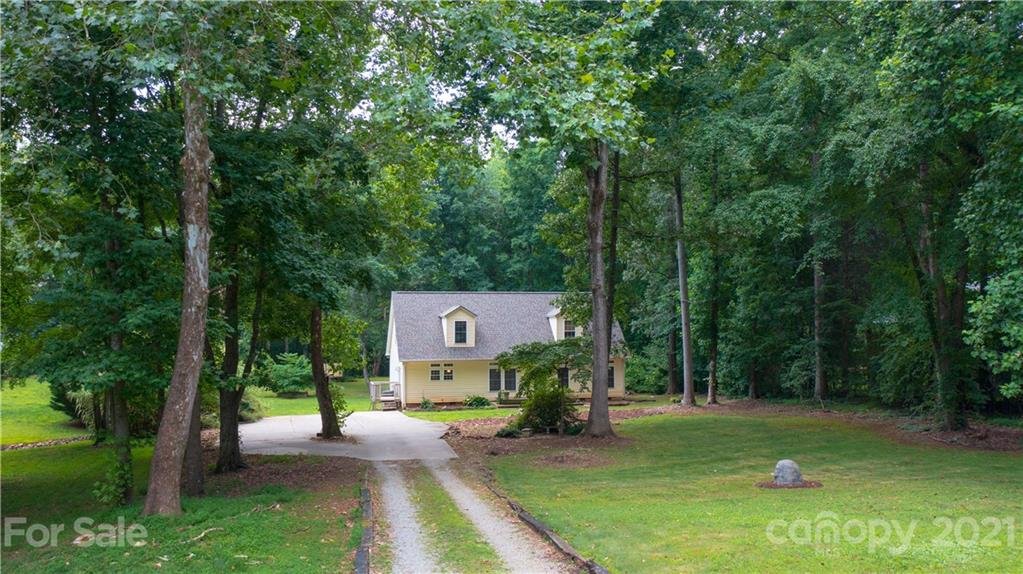 Property image 1 at 7648 Forest Oak Drive, Denver, NC 28037