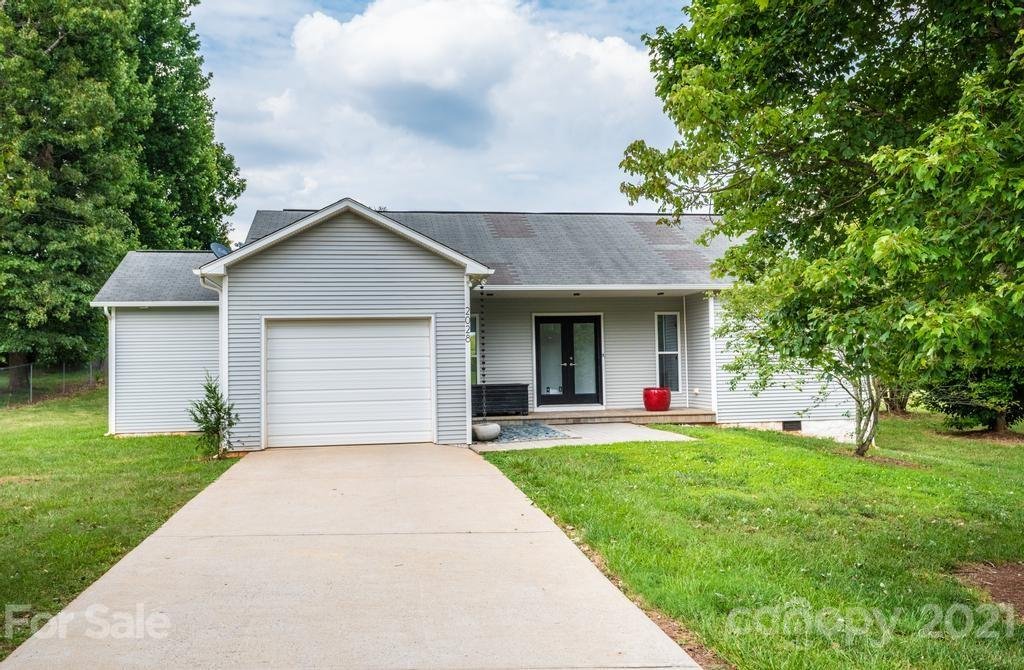 Property image 1 at 2028 Redberry Lane, Conover, NC 28613