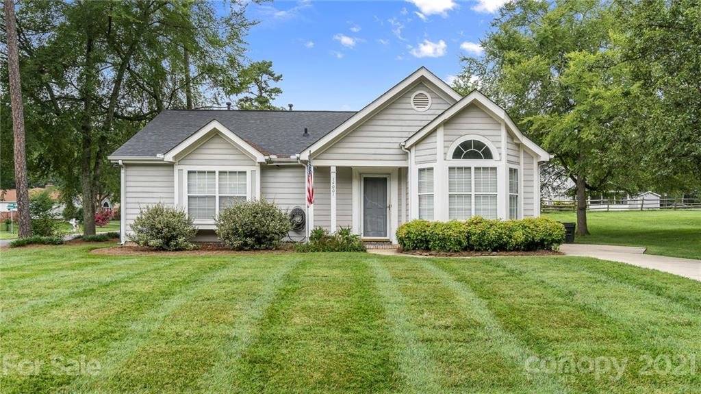 Property image 1 at 14001 Naworth Lane, Huntersville, NC 28078