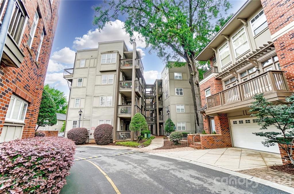 Property image 1 at 554 Oakland Avenue, Charlotte, NC 28204