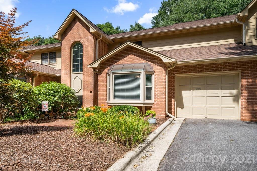 Property image 1 at 1027 1st Street, Hickory, NC 28601