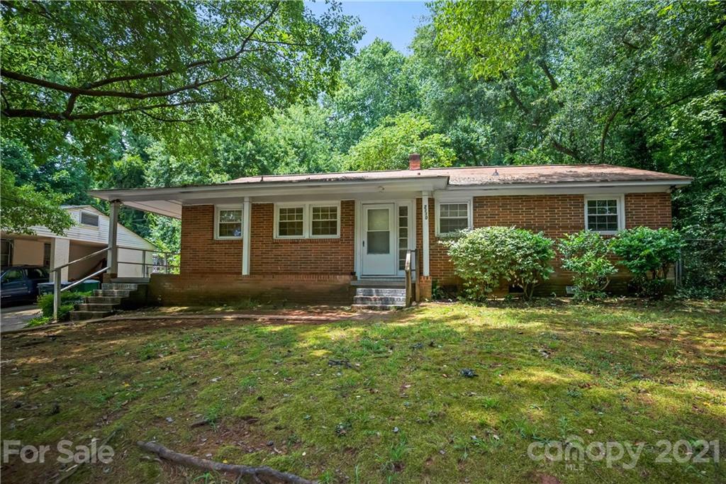 Property image 1 at 2110 Norwich Place, Charlotte, NC 28208