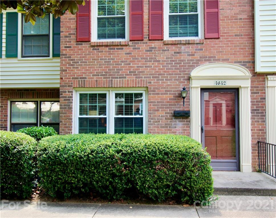 4642 Old Lantern Way