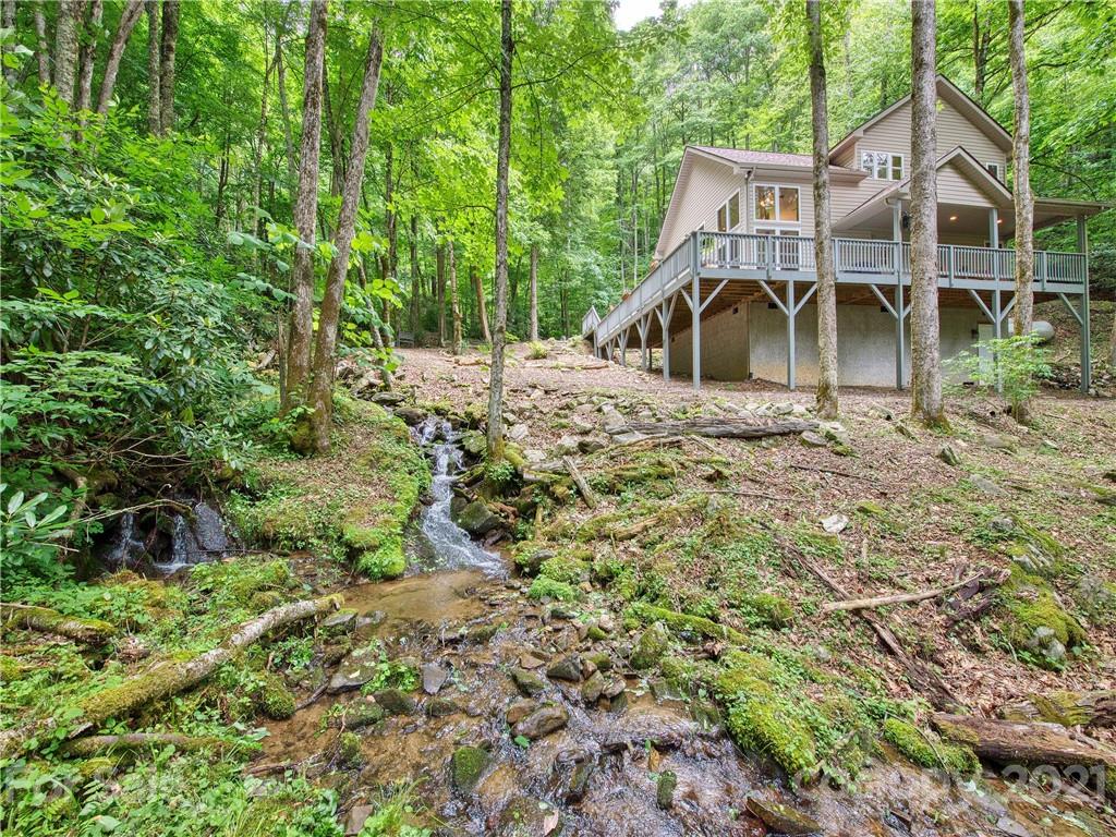 Property image 1 at 40 Candlemaker Trail, Maggie Valley, NC 28751