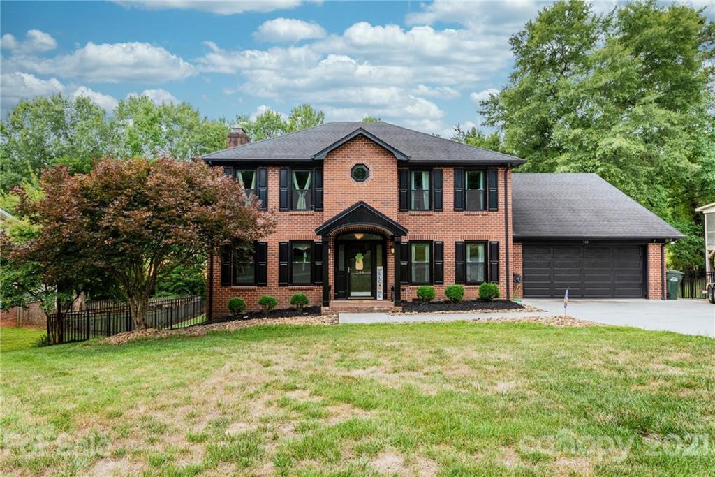 Property image 1 at 144 31st Avenue Court, Hickory, NC 28601