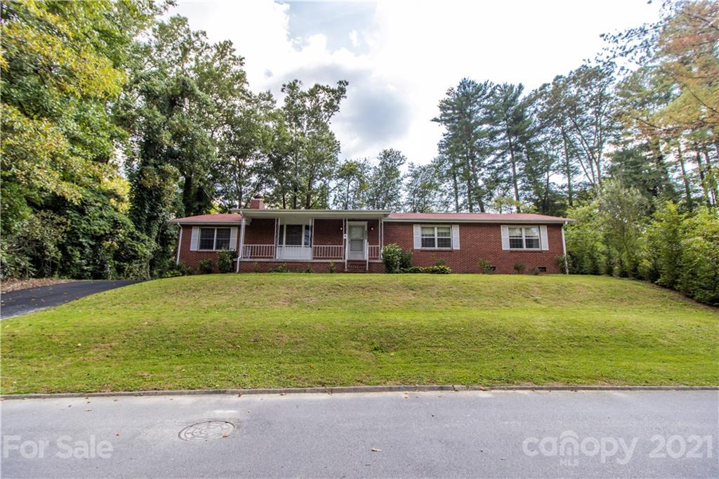 Property image 1 at 1727 Meadowbrook Terrace, Hendersonville, NC 28792