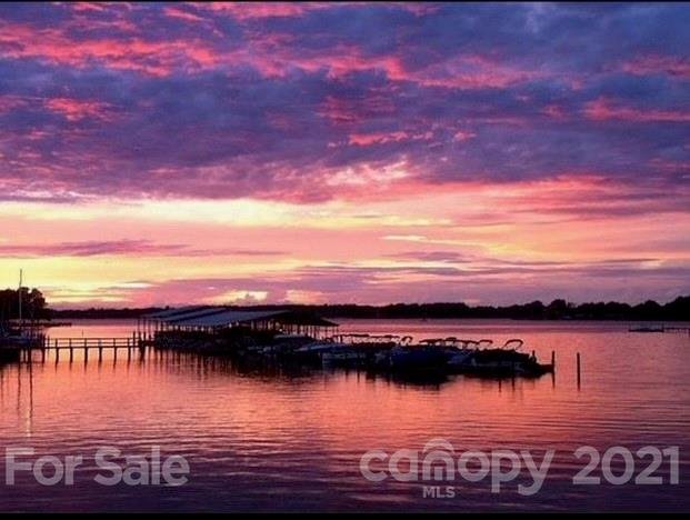 7425 Mariner Cove Drive