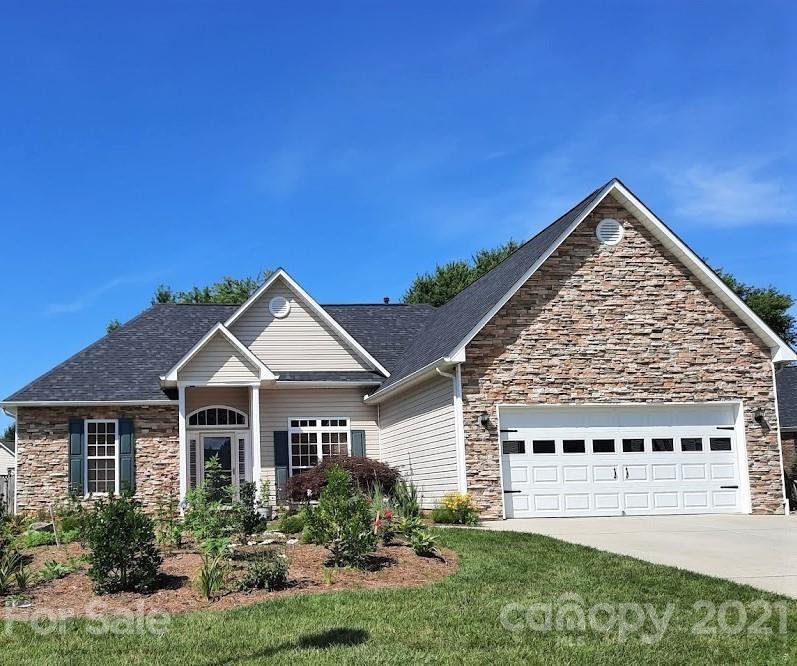 Property image 1 at 15 Meadow Walk Court, Fletcher, NC 28732